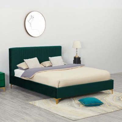 מיטה זוגית 140x190 מרופדת בד קטיפתי גוון ירוק עם רגלי ברזל דגם ליידי