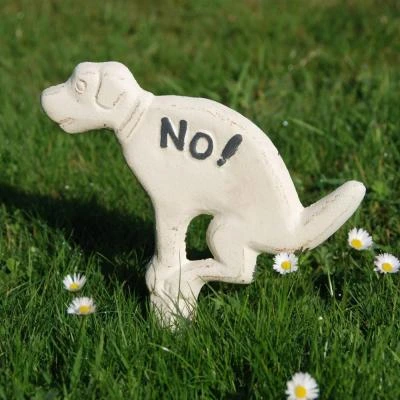 שלט כלב למדשאות NO POOPING "לא קקי" לבן דגם NP-WHITE